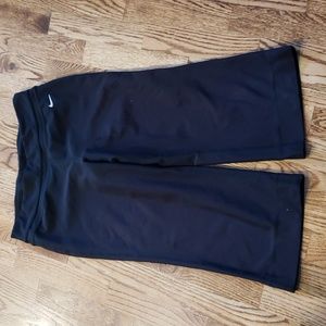 (S) Nike Classic Color Loose Leg Yoga Cropped Capri Stretch Activewear Athletic